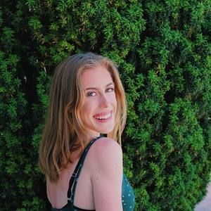 Meet your Posher, Claudia